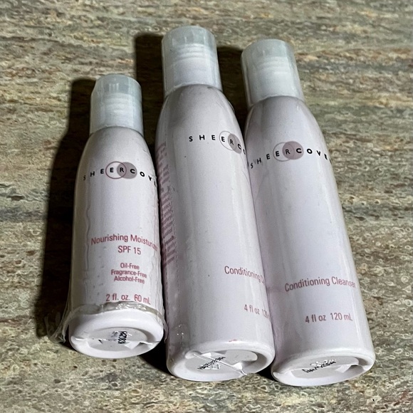New Sheer Cover 2-Conditioning cleansers and 1-nourishing moisturizer set - Picture 5 of 8
